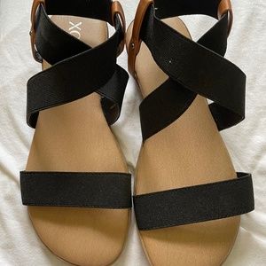 XOXO Bailor Black And Brown Slip On Sandal Size 9.5